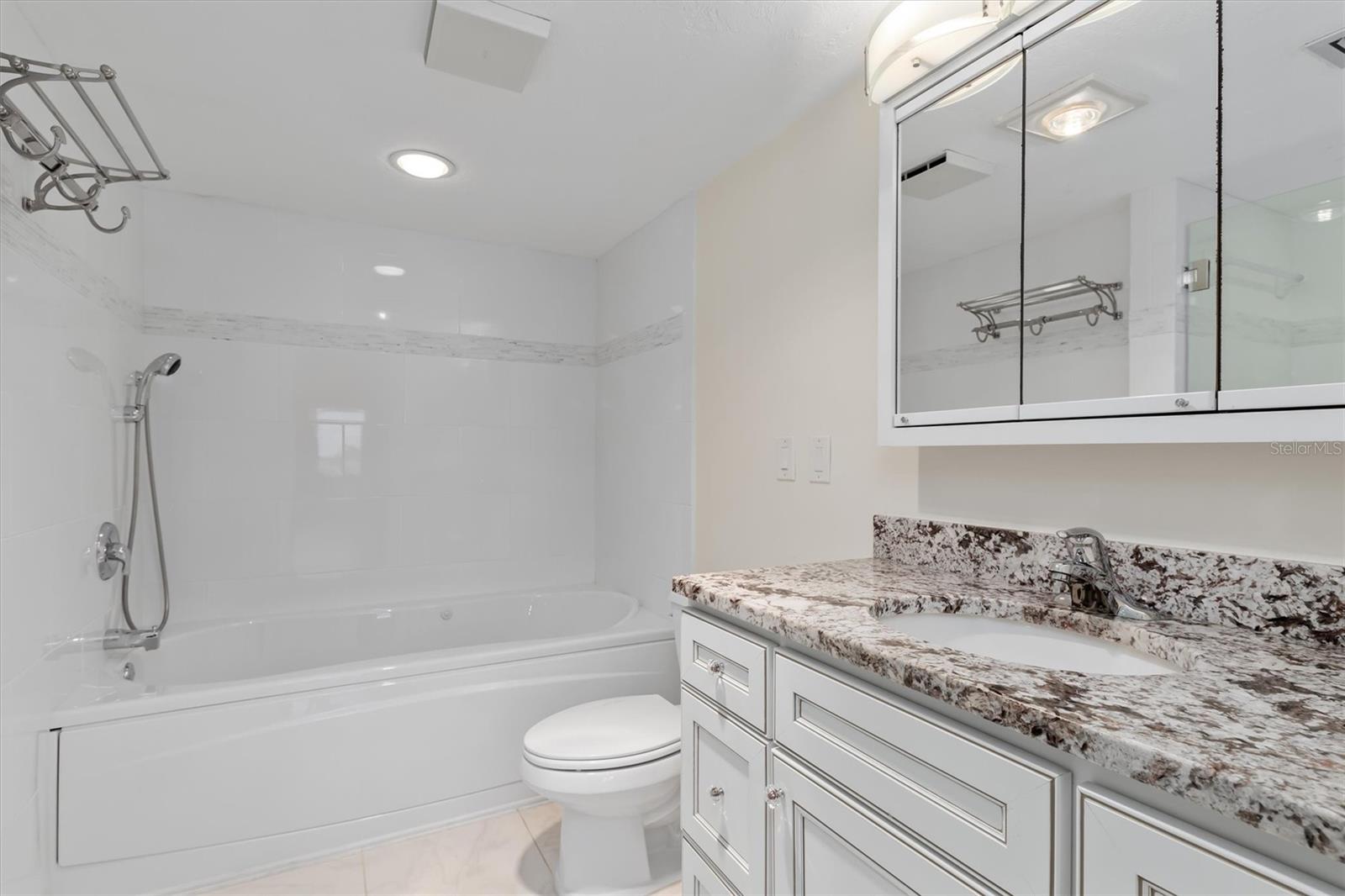 Image 36 of 88 For 5911 Midnight Pass Road 206