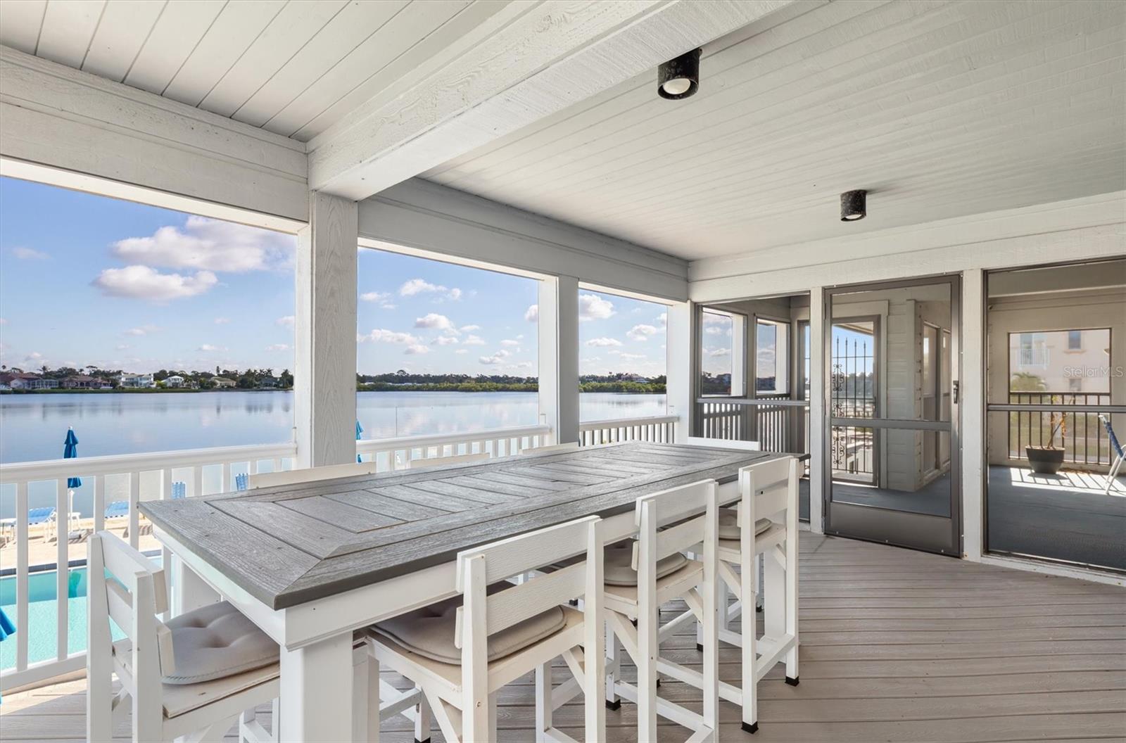 Image 53 of 88 For 5911 Midnight Pass Road 206