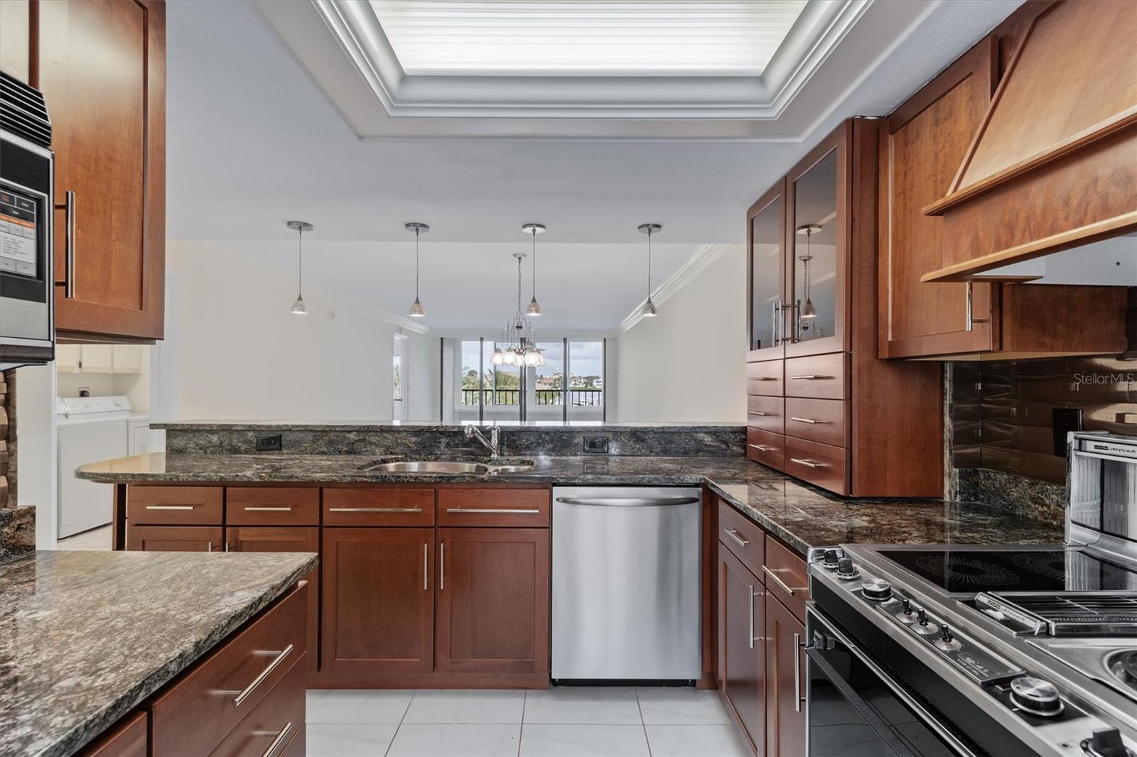 Image 6 of 88 For 5911 Midnight Pass Road 206