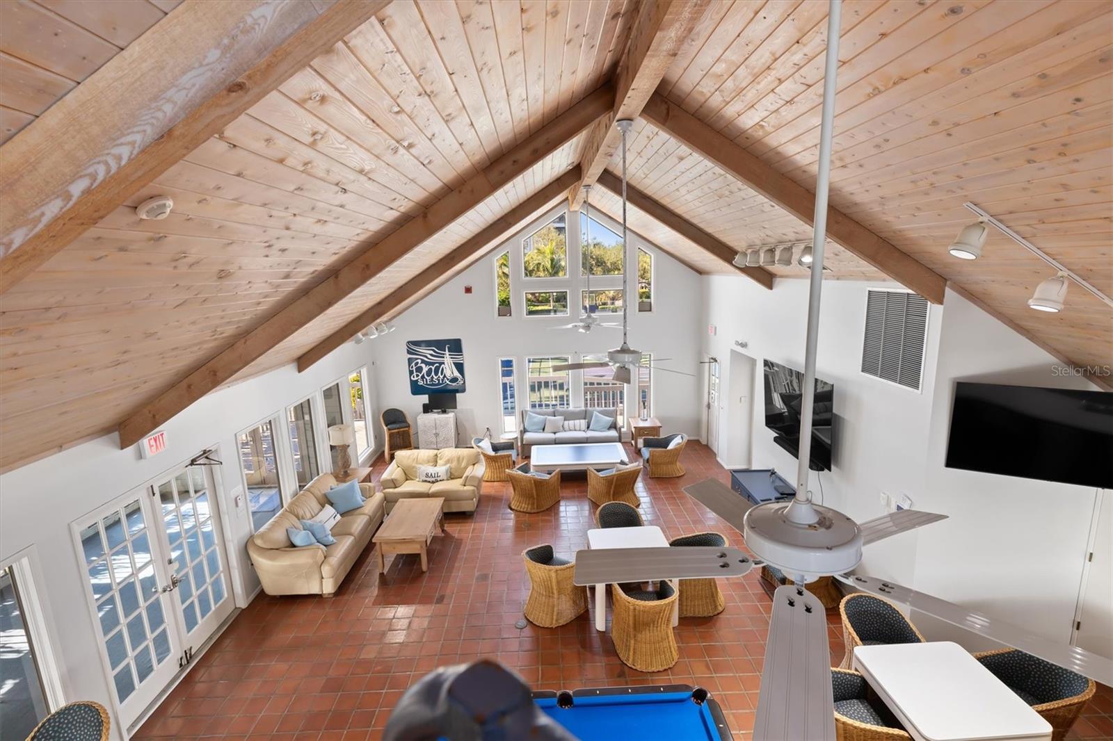 Image 60 of 88 For 5911 Midnight Pass Road 206