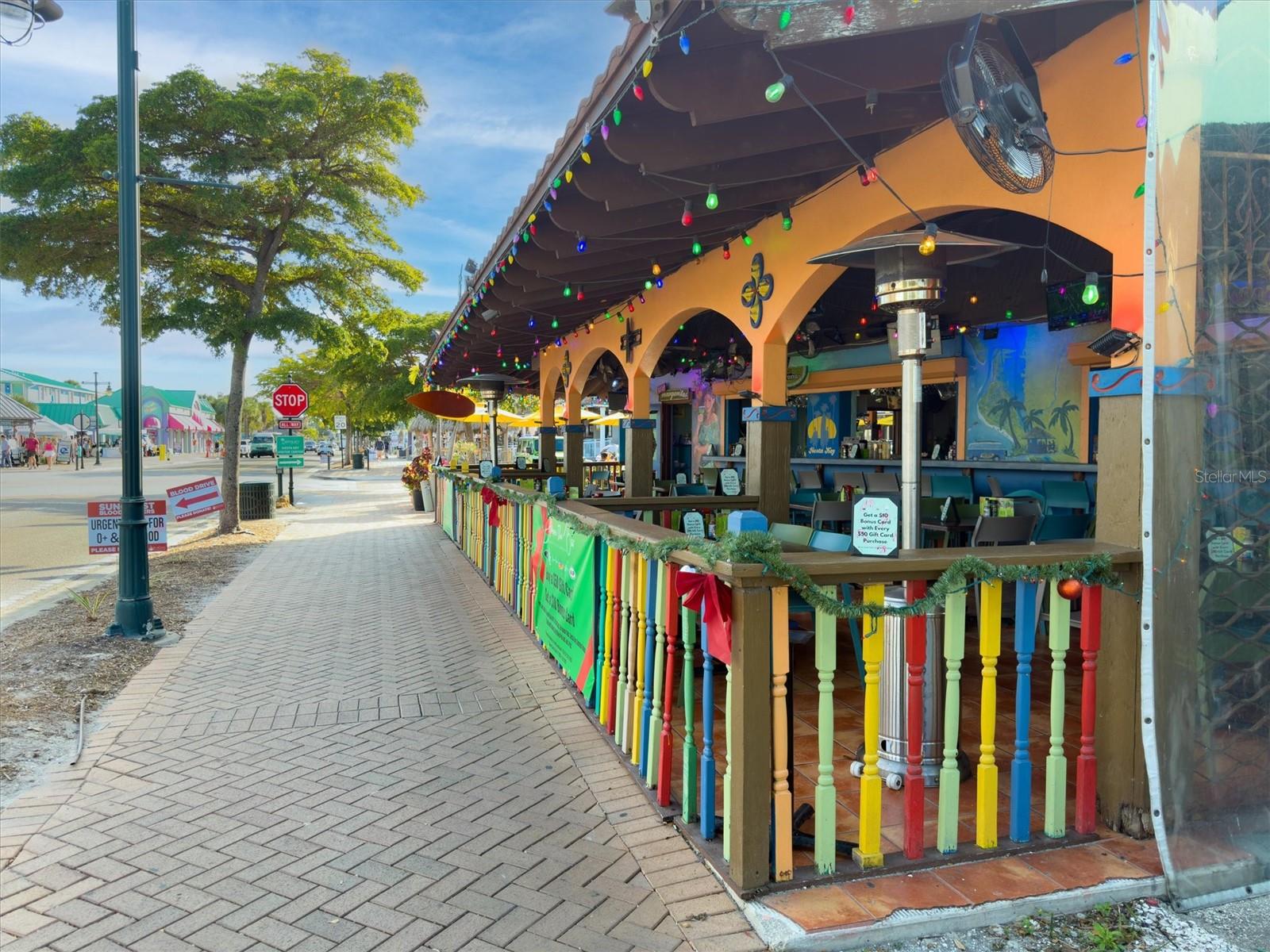 Image 76 of 88 For 5911 Midnight Pass Road 206