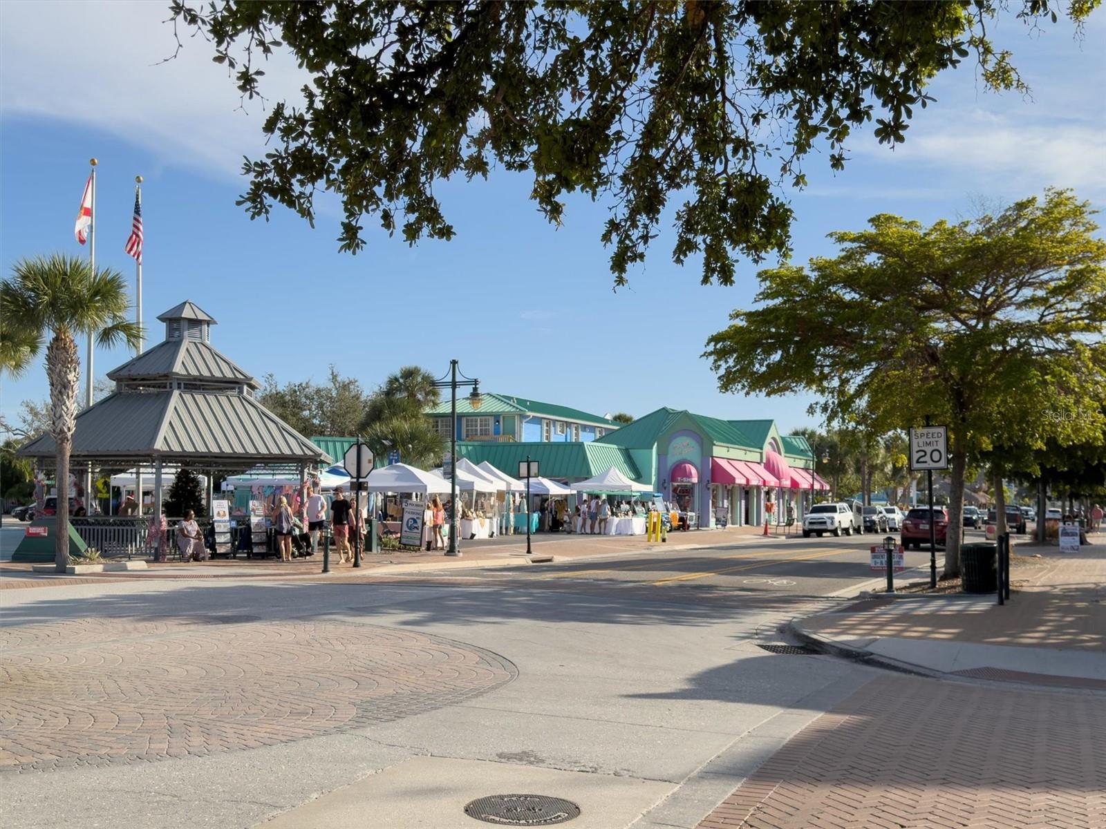 Image 77 of 88 For 5911 Midnight Pass Road 206