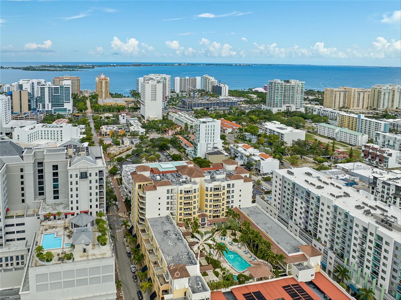 Image 79 of 88 For 5911 Midnight Pass Road 206