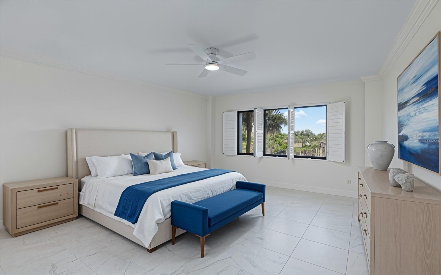 Image 9 of 88 For 5911 Midnight Pass Road 206