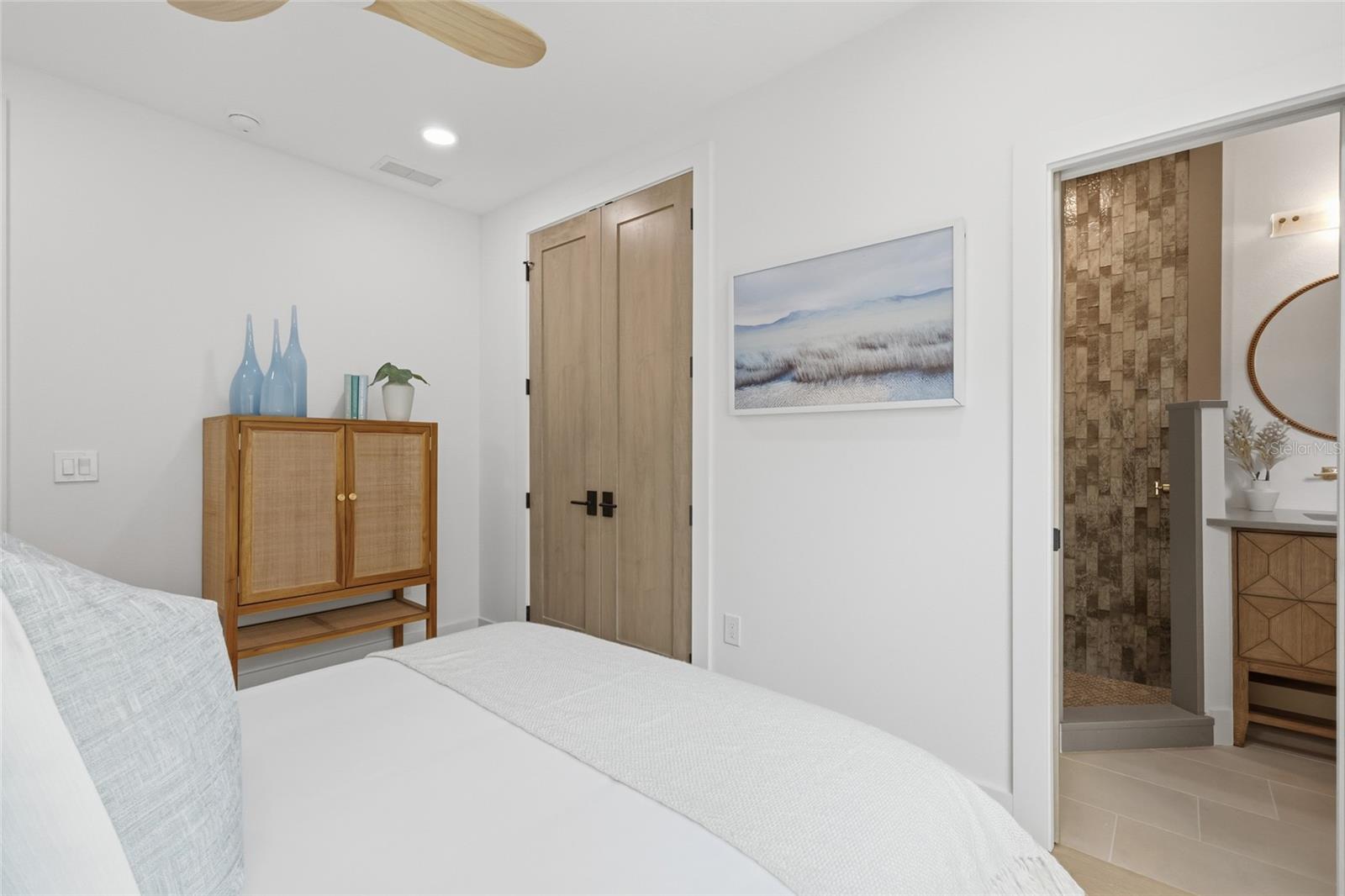 Image 26 of 57 For 4833 Featherbed Lane