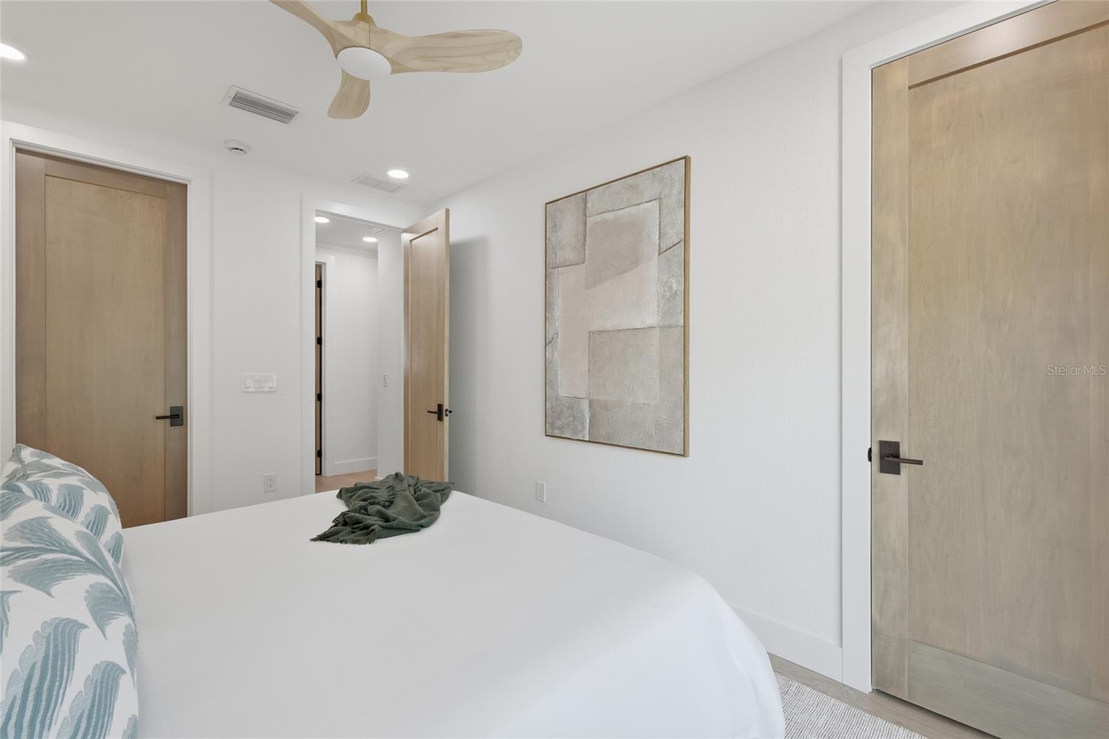 Image 32 of 57 For 4833 Featherbed Lane