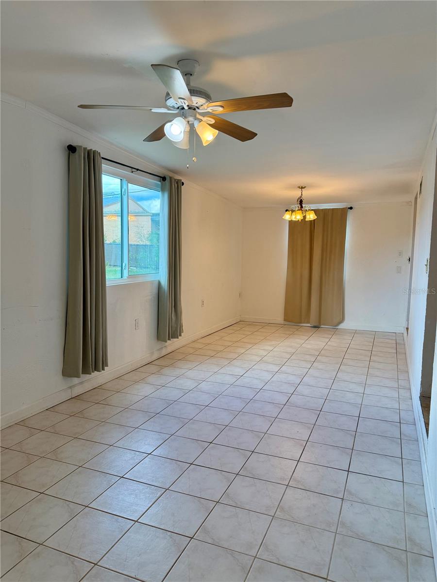 Image 17 of 41 For 205 Martin Drive Ne