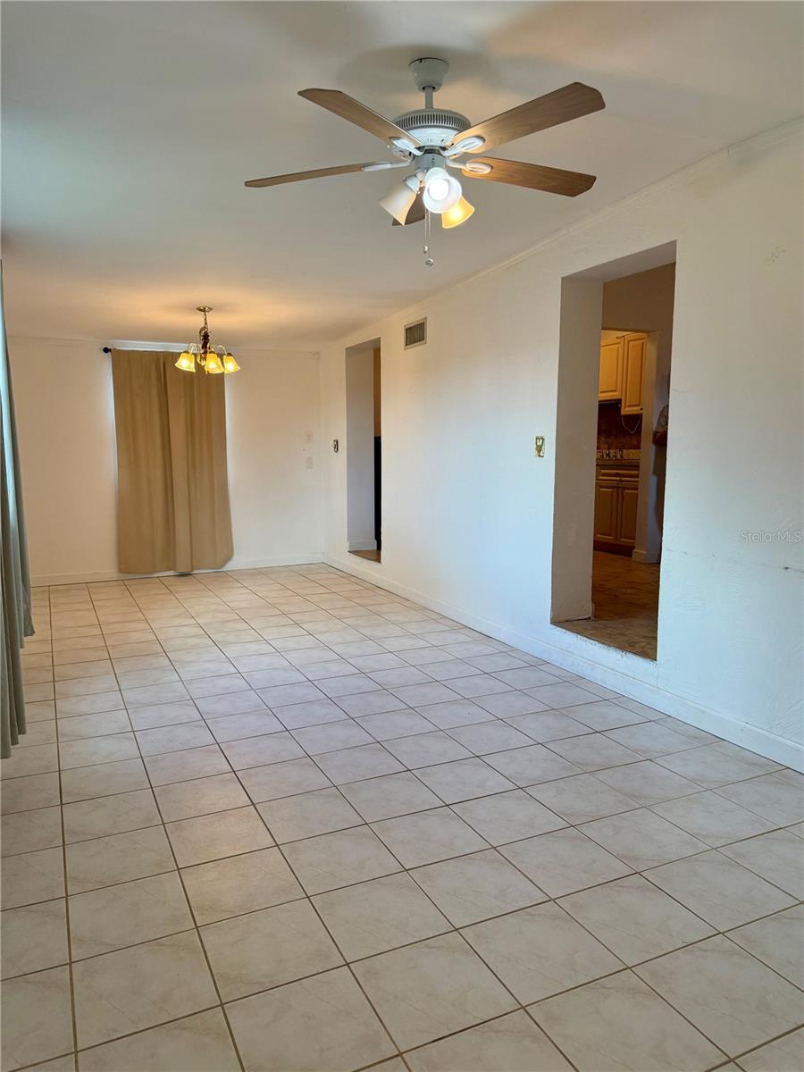 Image 18 of 41 For 205 Martin Drive Ne