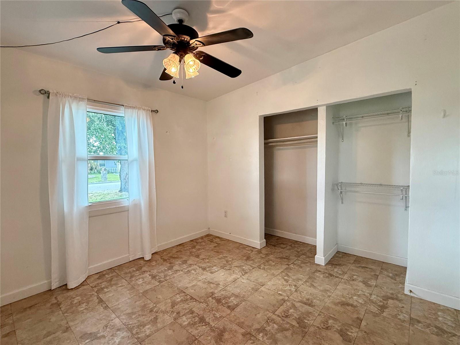 Image 22 of 41 For 205 Martin Drive Ne