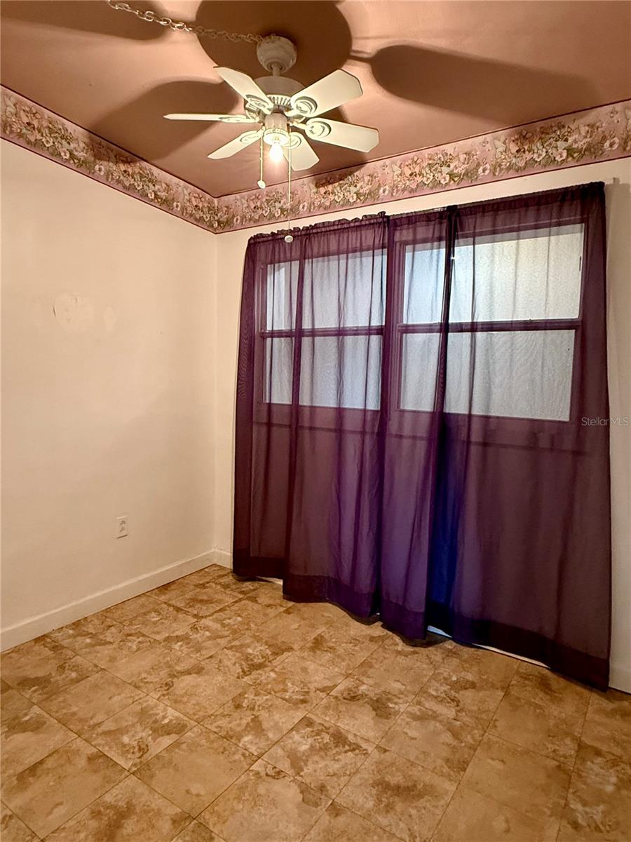 Image 24 of 41 For 205 Martin Drive Ne