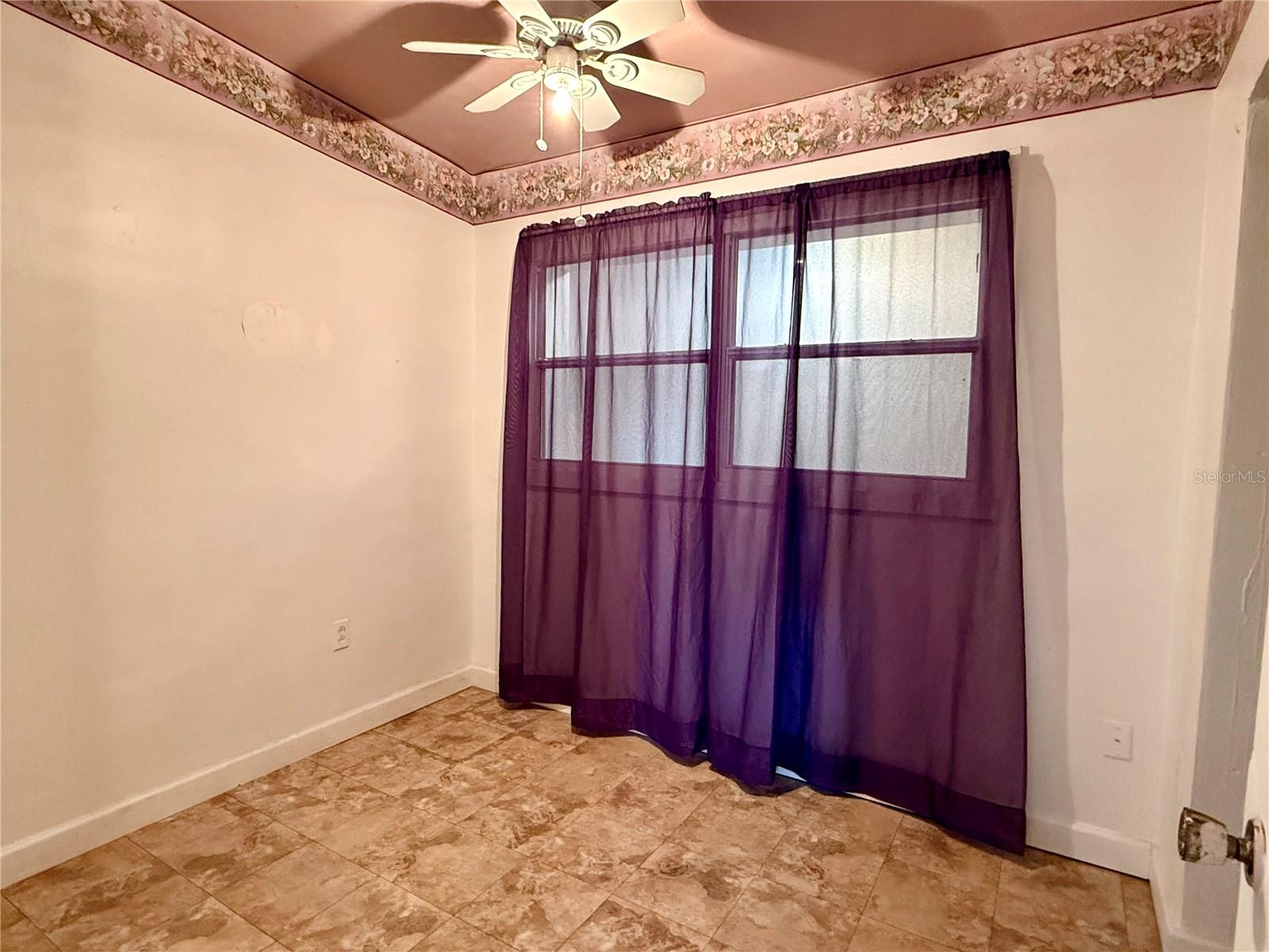 Image 25 of 41 For 205 Martin Drive Ne