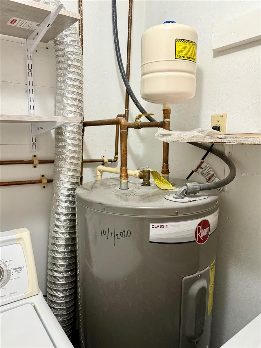 Image 36 of 41 For 205 Martin Drive Ne