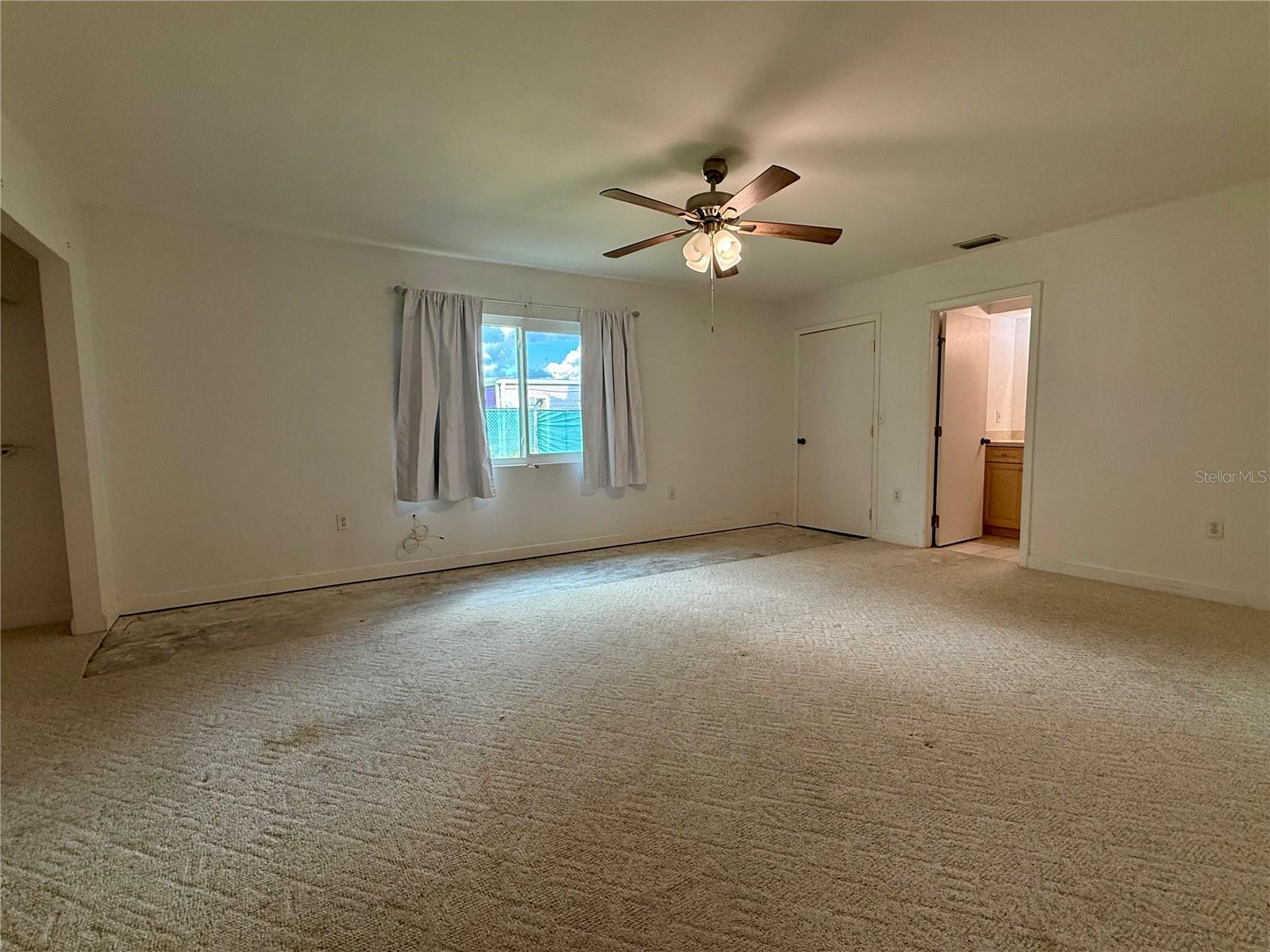 Image 37 of 41 For 205 Martin Drive Ne