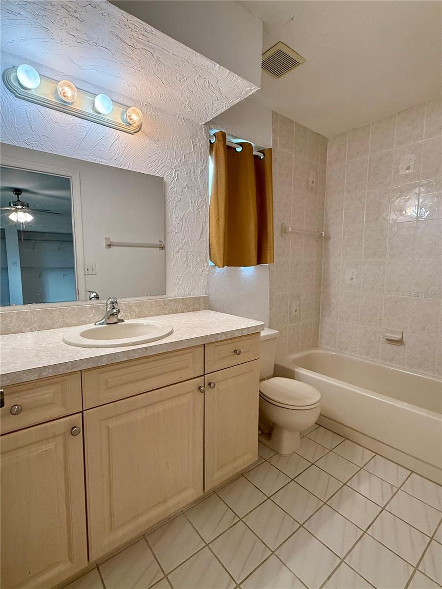 Image 40 of 41 For 205 Martin Drive Ne