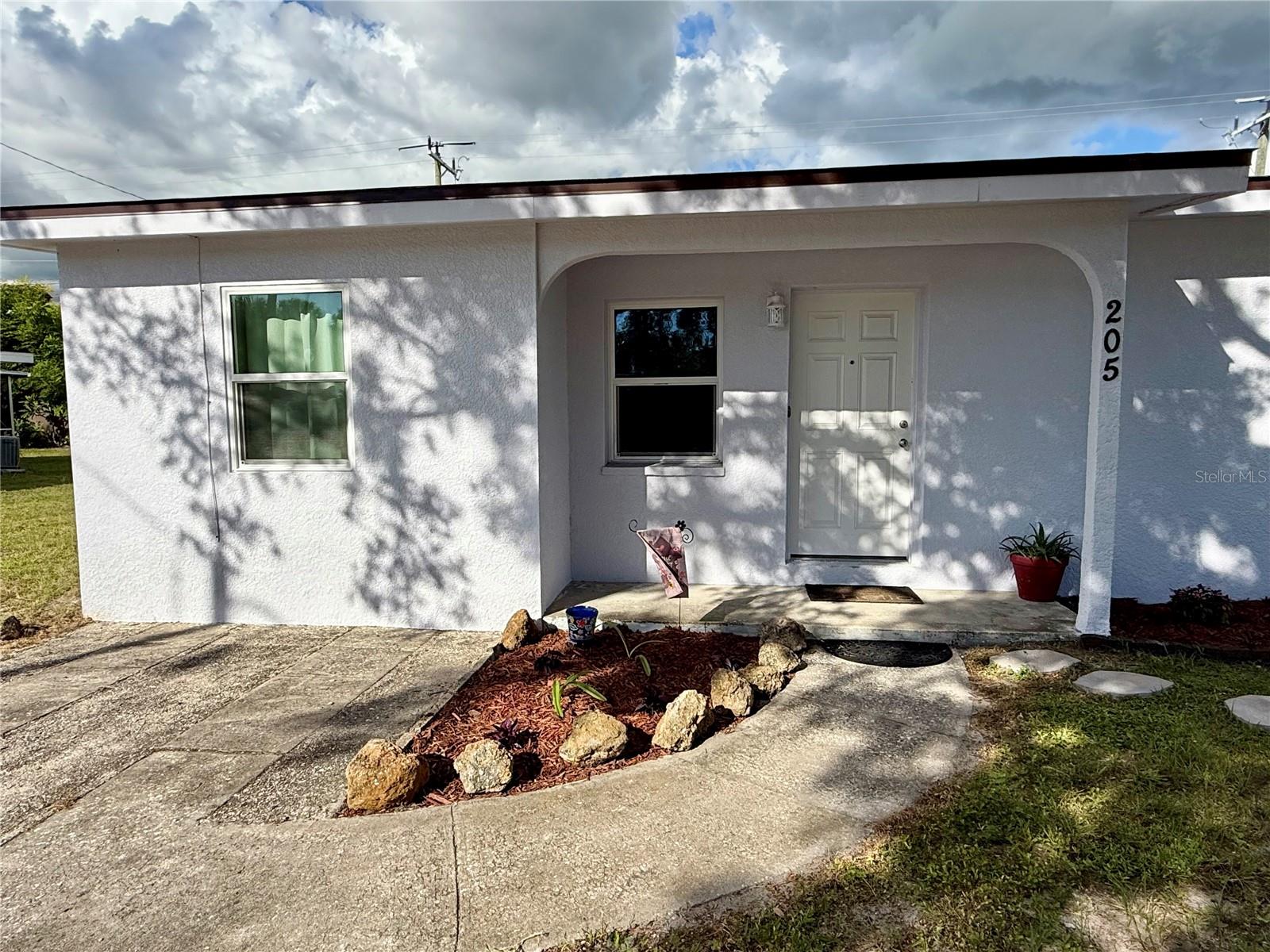 Image 5 of 41 For 205 Martin Drive Ne