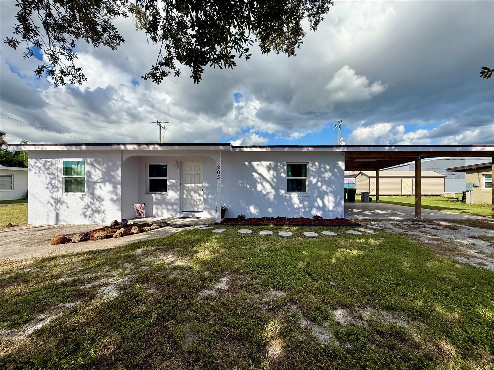 Image 6 of 41 For 205 Martin Drive Ne