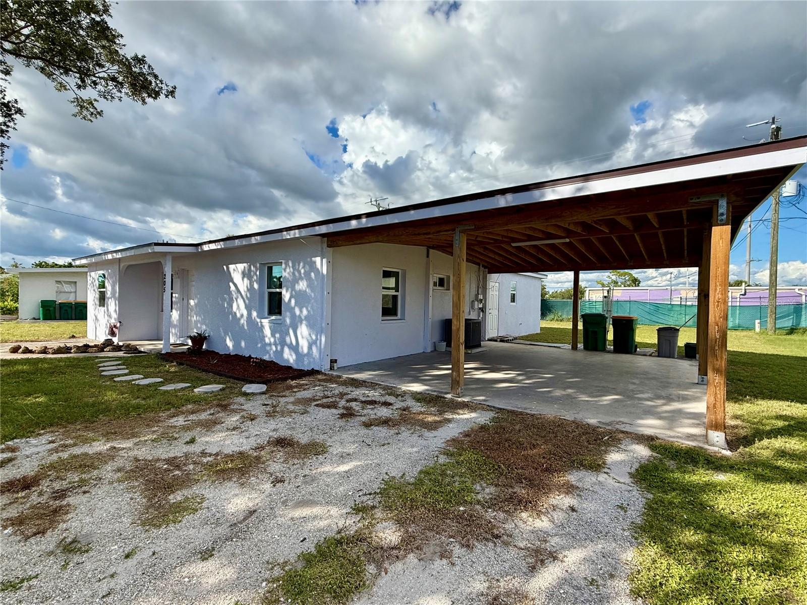 Image 7 of 41 For 205 Martin Drive Ne