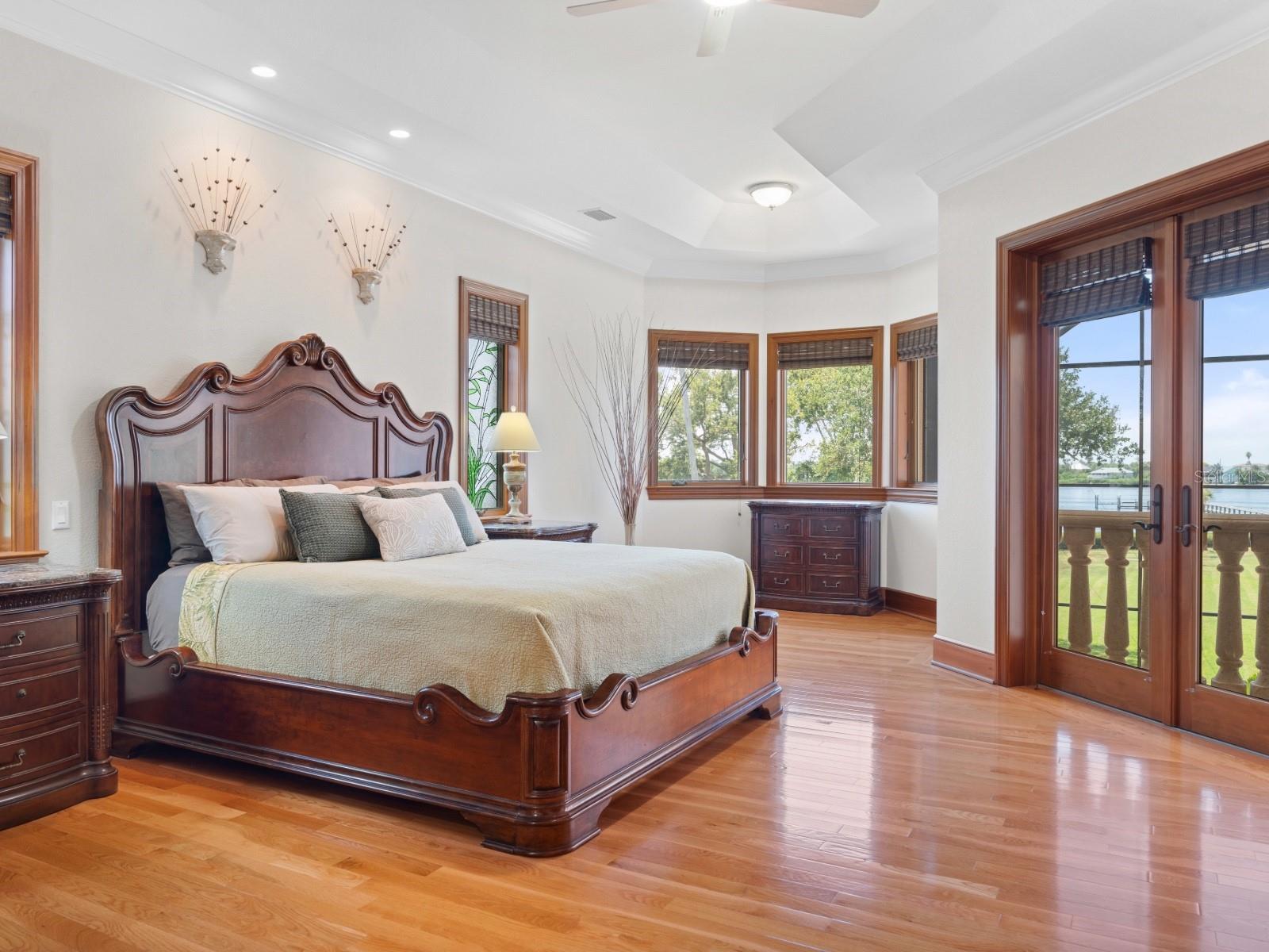 Image 10 of 70 For 1930 Bayshore Drive