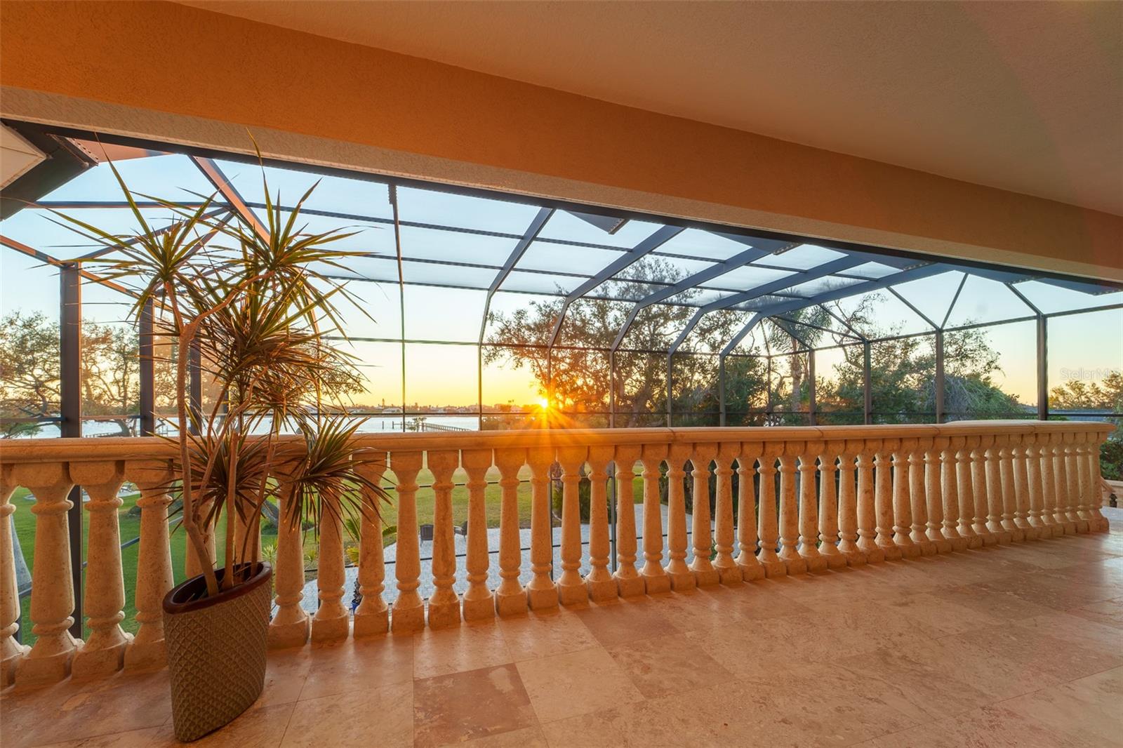 Image 12 of 70 For 1930 Bayshore Drive