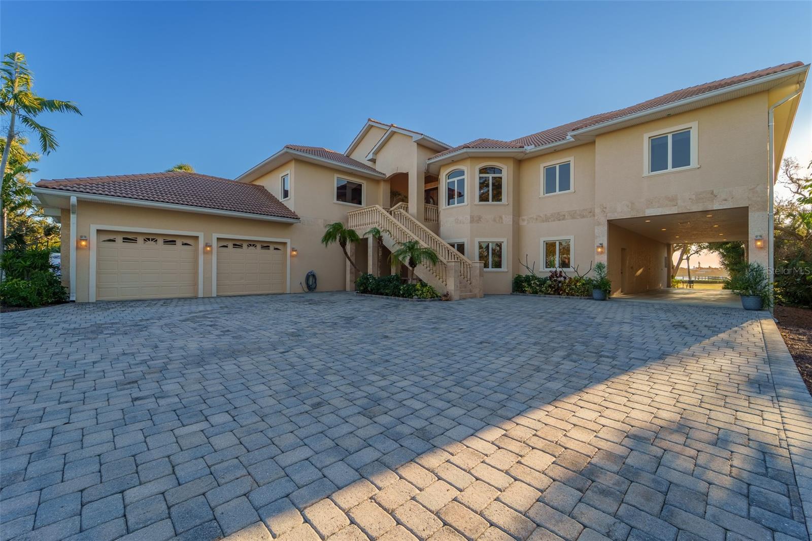 Image 2 of 70 For 1930 Bayshore Drive