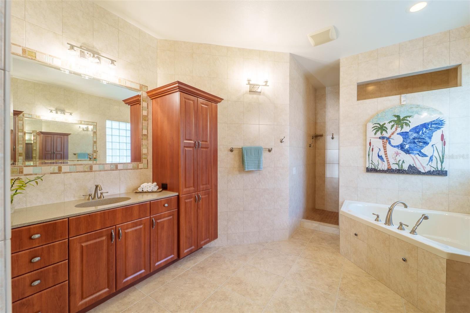 Image 22 of 70 For 1930 Bayshore Drive