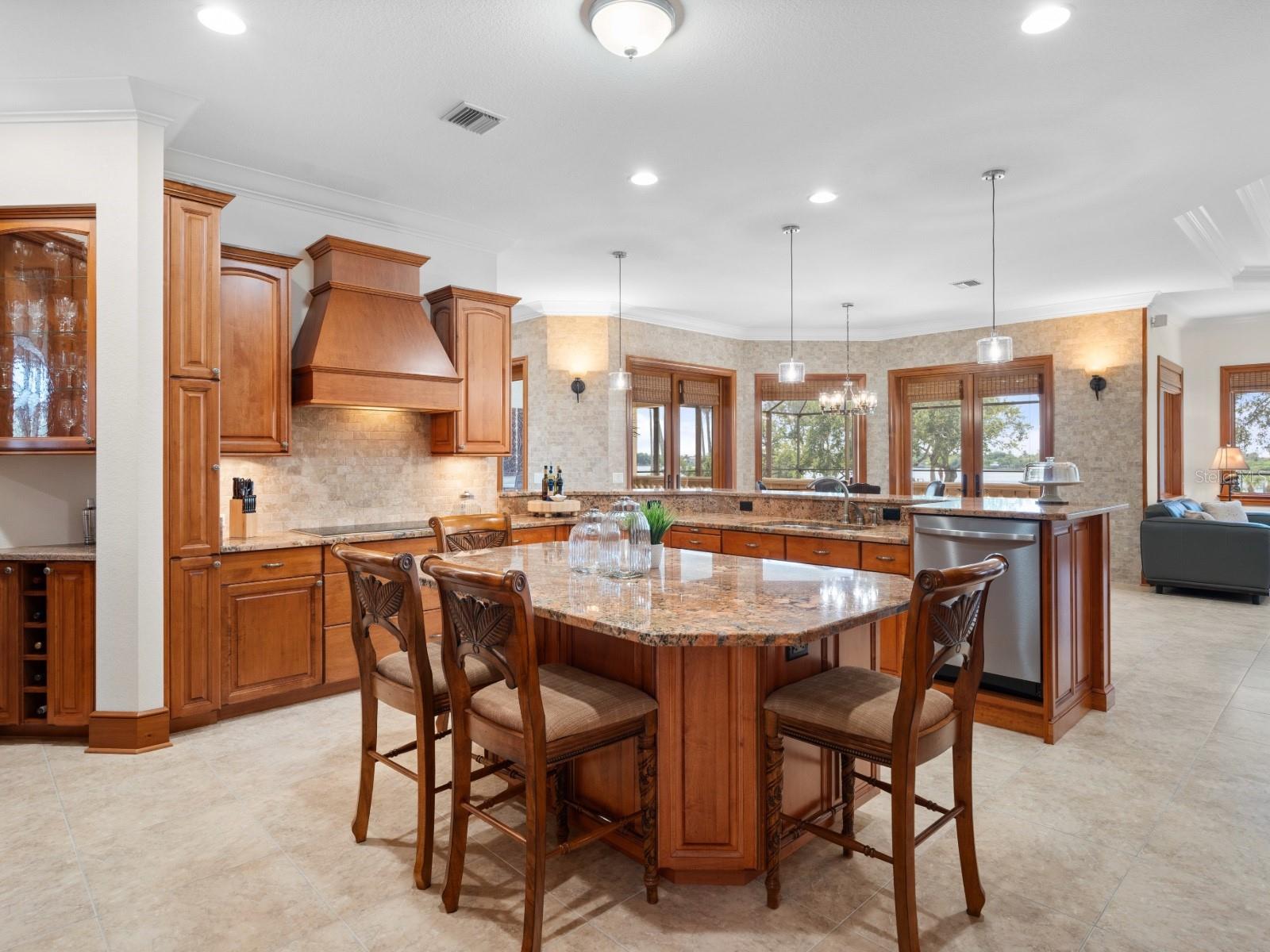 Image 33 of 70 For 1930 Bayshore Drive