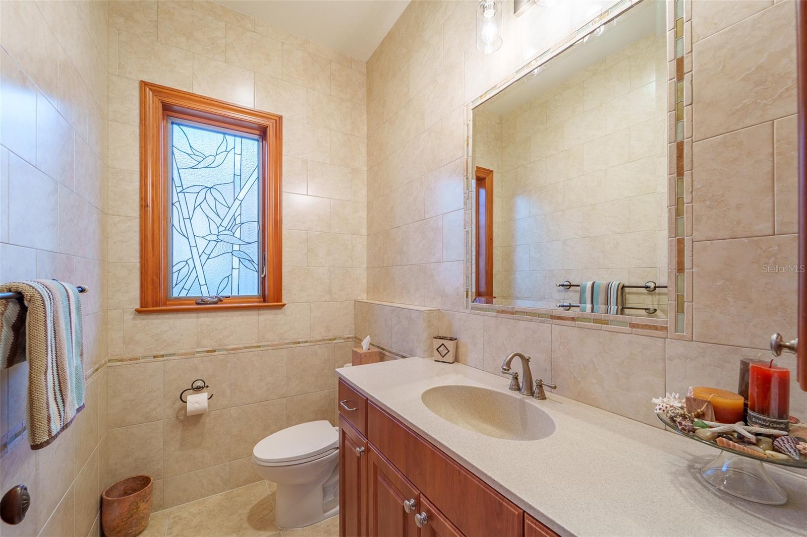 Image 38 of 70 For 1930 Bayshore Drive