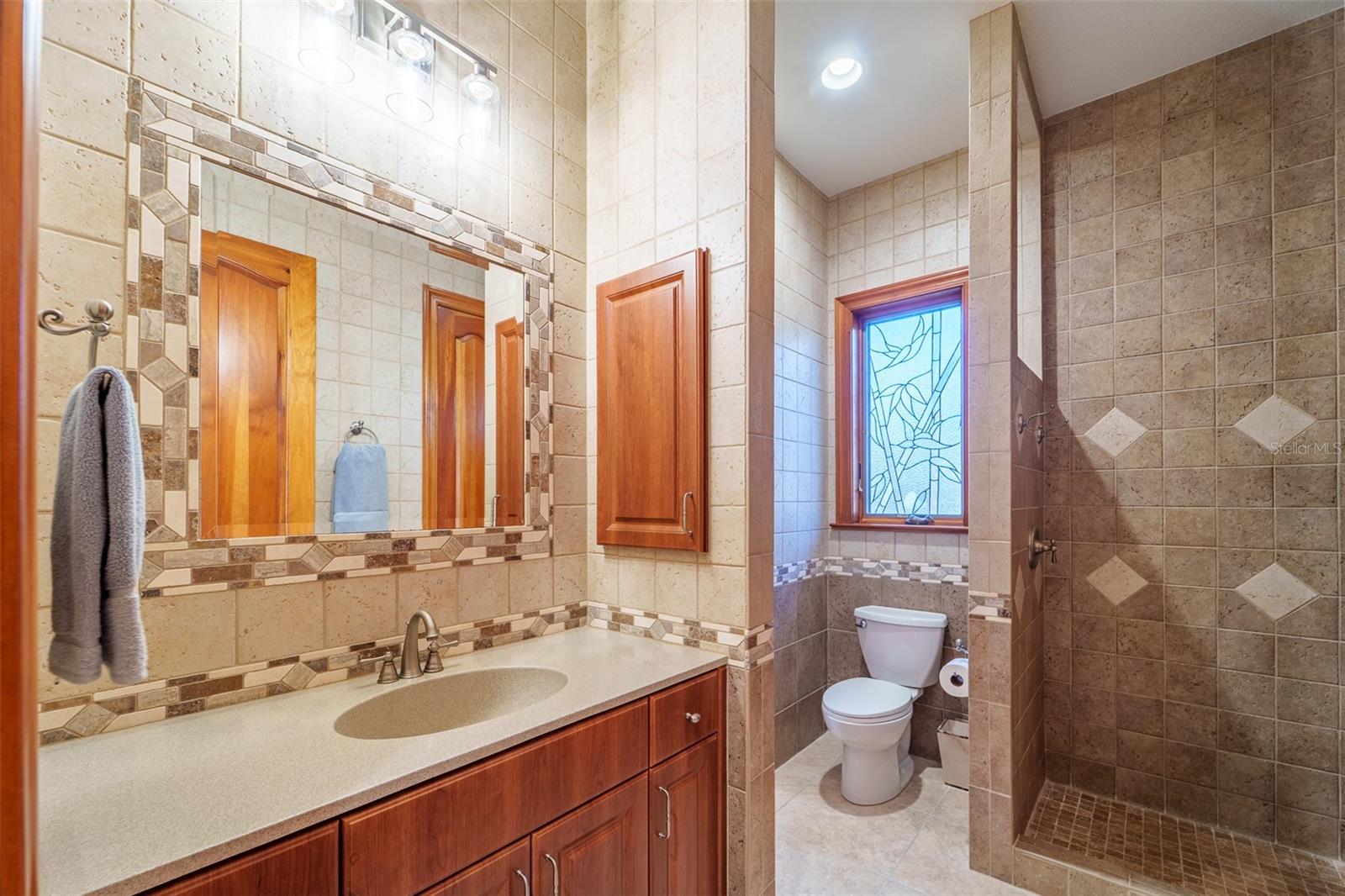 Image 55 of 70 For 1930 Bayshore Drive