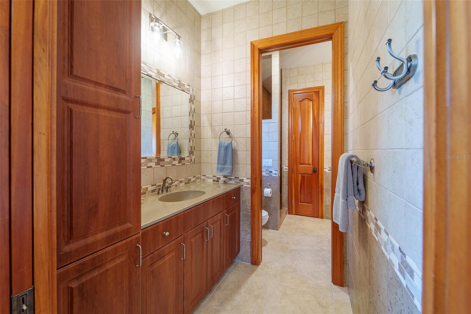 Image 57 of 70 For 1930 Bayshore Drive