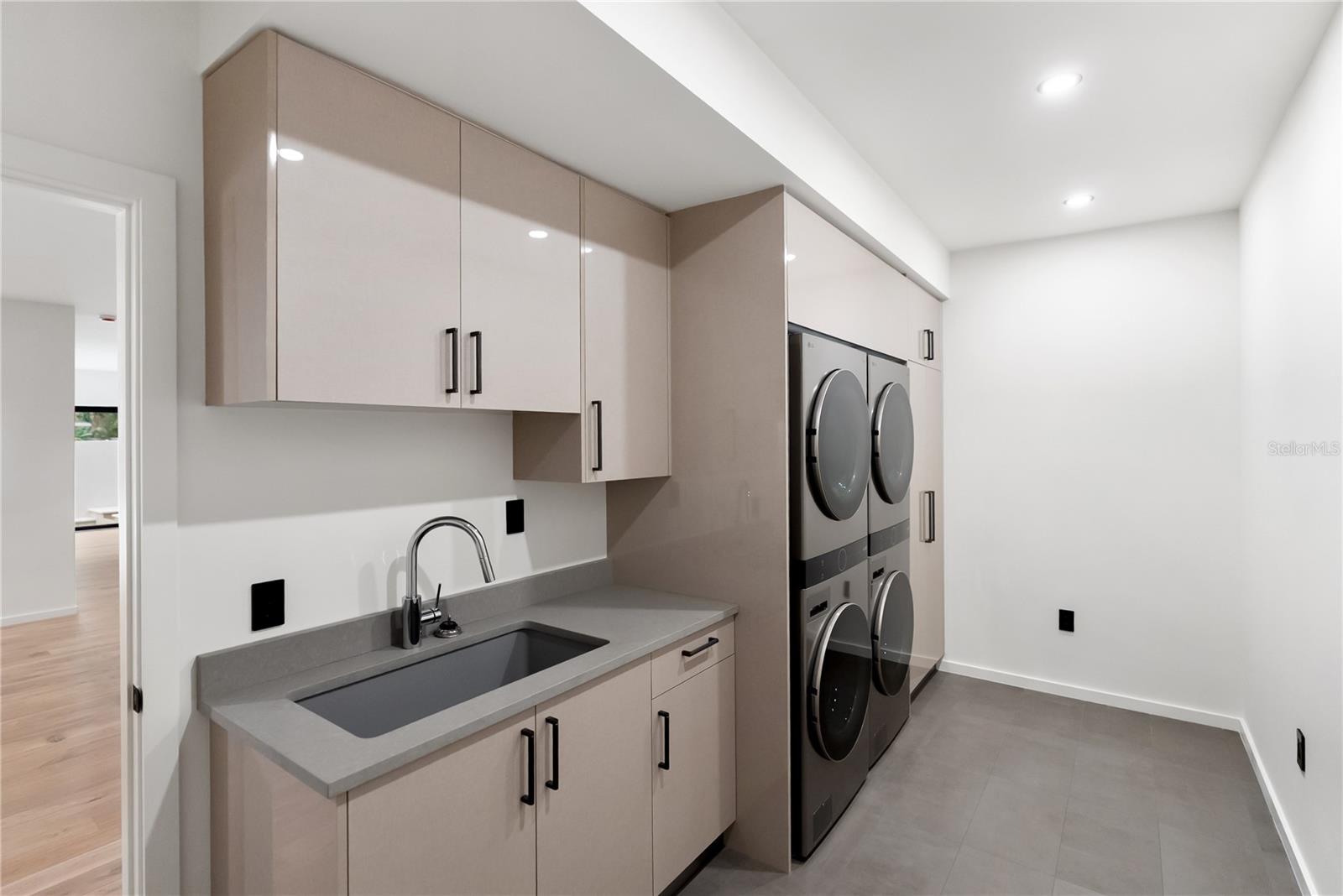 Image 30 of 97 For 1759 Waldemere Street
