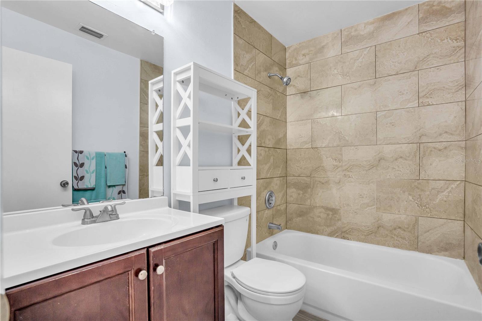 Image 18 of 24 For 8407 Caladesi Island Dr