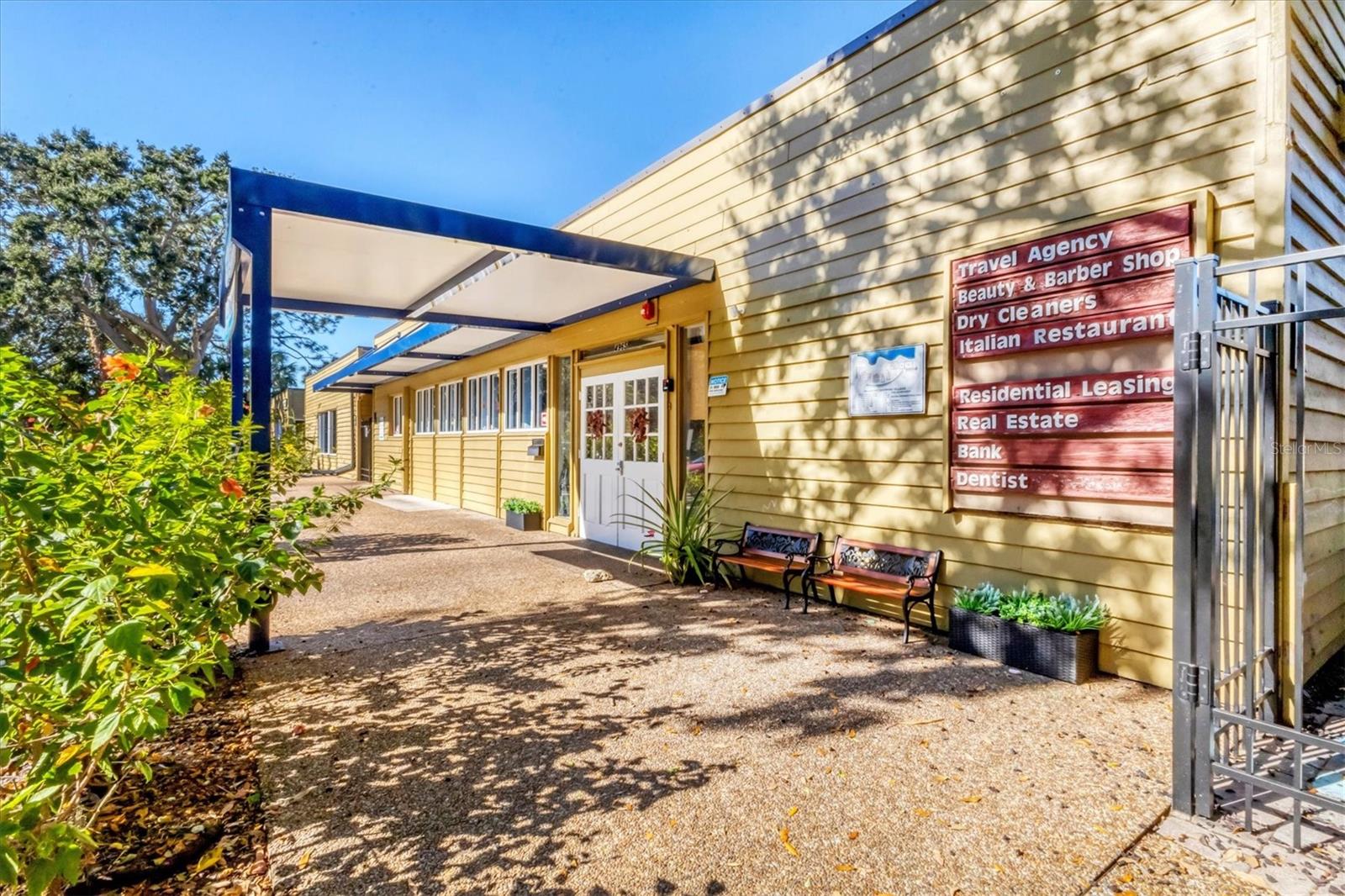 Image 36 of 84 For 2671 Greenbelt Yard  N2