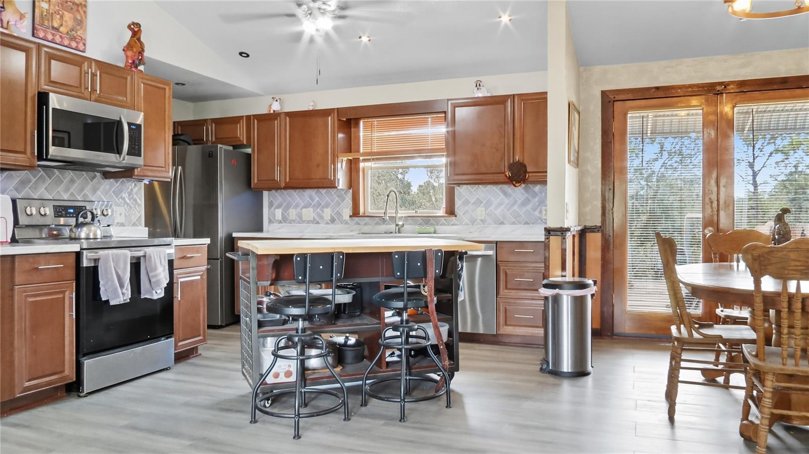 Image 19 of 41 For 16736 Dalberg Drive
