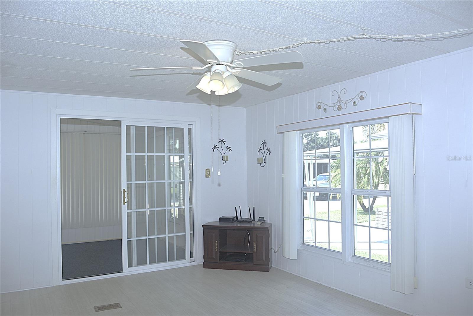 Image 10 of 42 For 808 53rd Avenue E 9