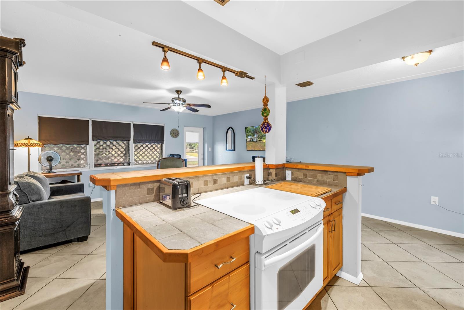 Image 14 of 31 For 5643 Murdock Avenue