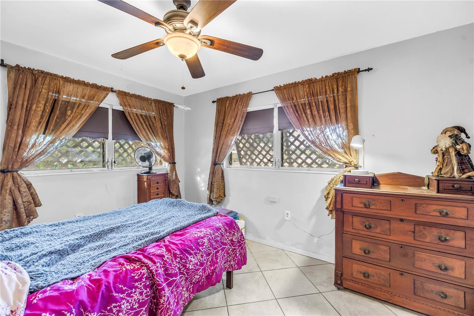 Image 20 of 31 For 5643 Murdock Avenue