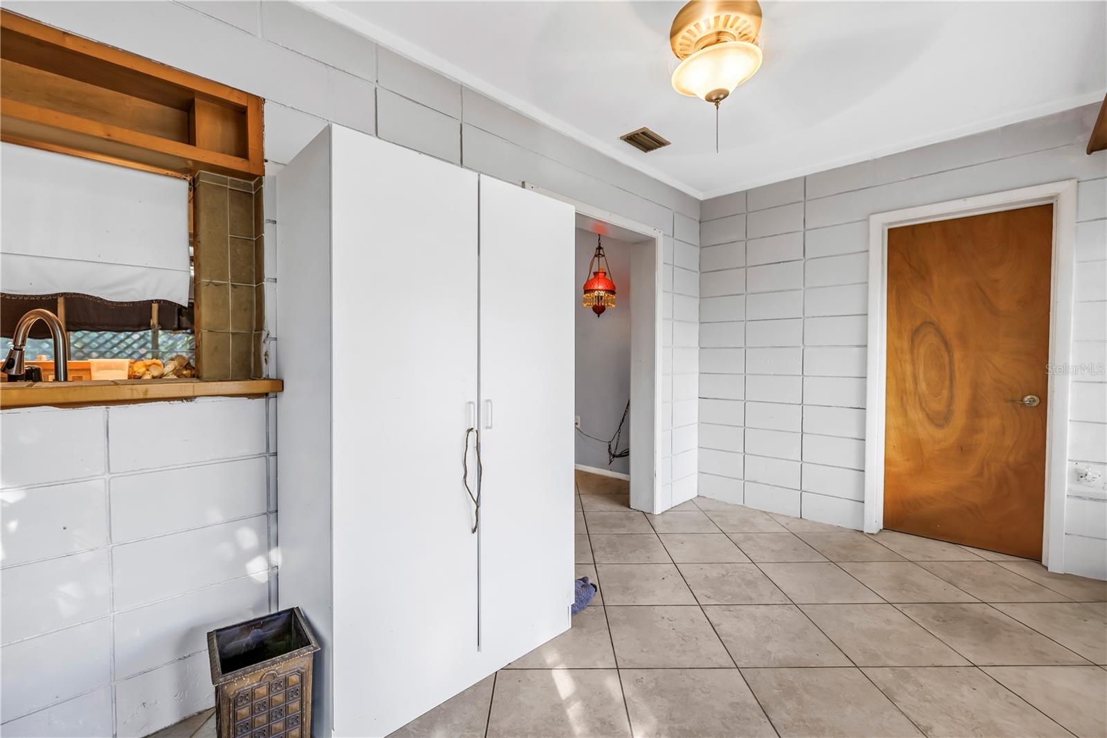 Image 21 of 31 For 5643 Murdock Avenue