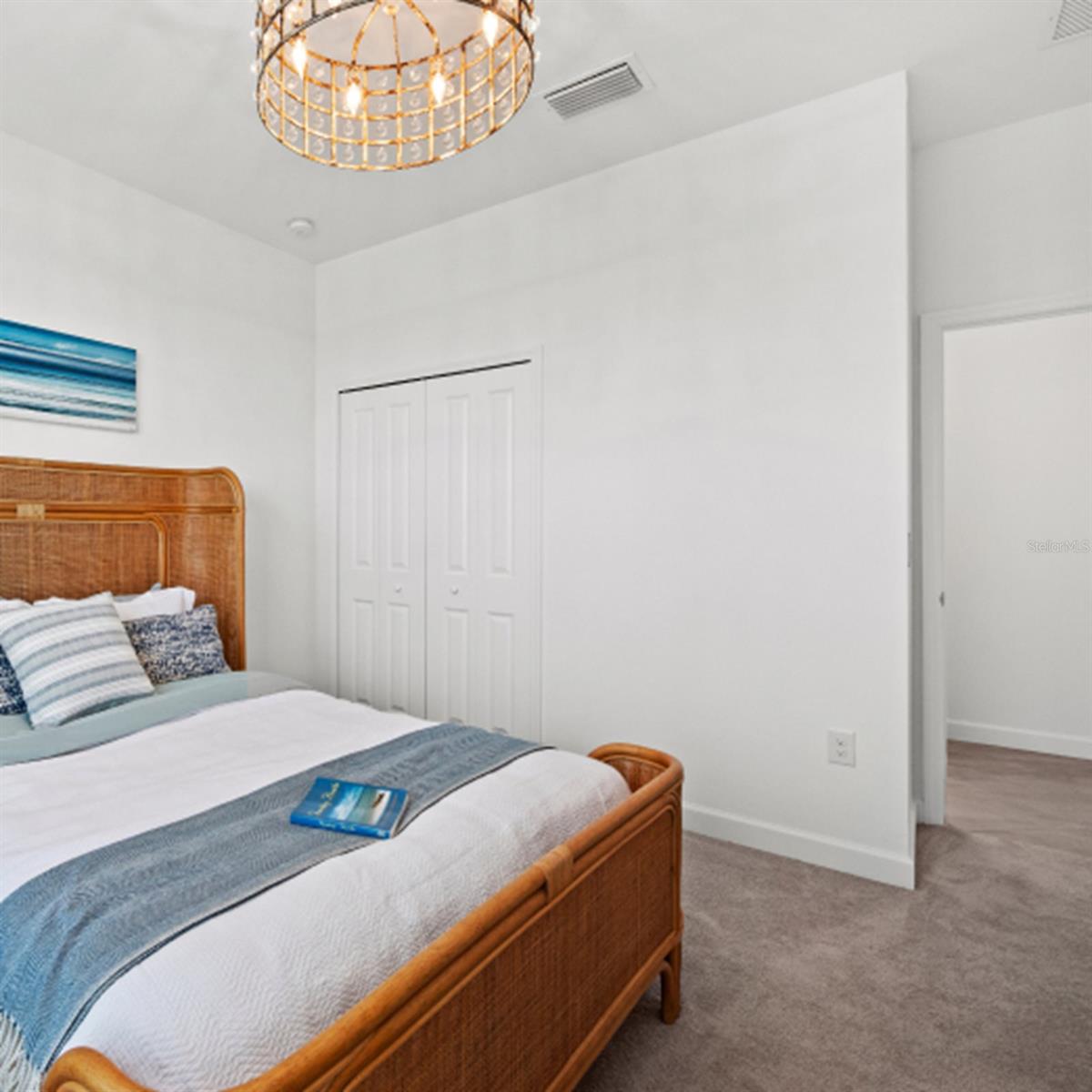 Image 5 of 27 For 16325 Tradewind Terrace