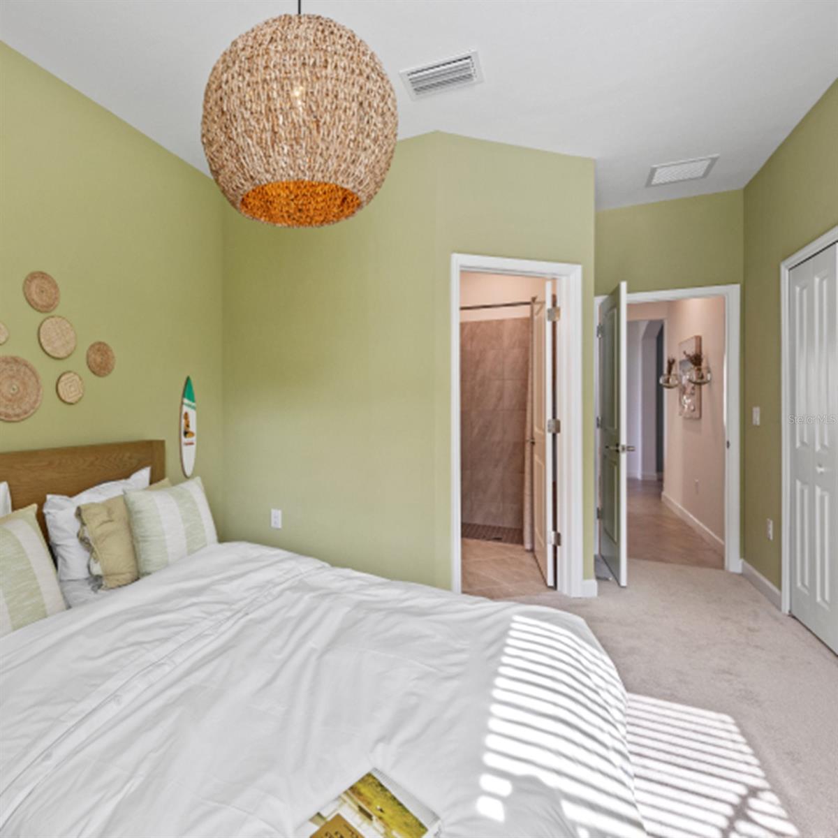 Image 6 of 27 For 16325 Tradewind Terrace