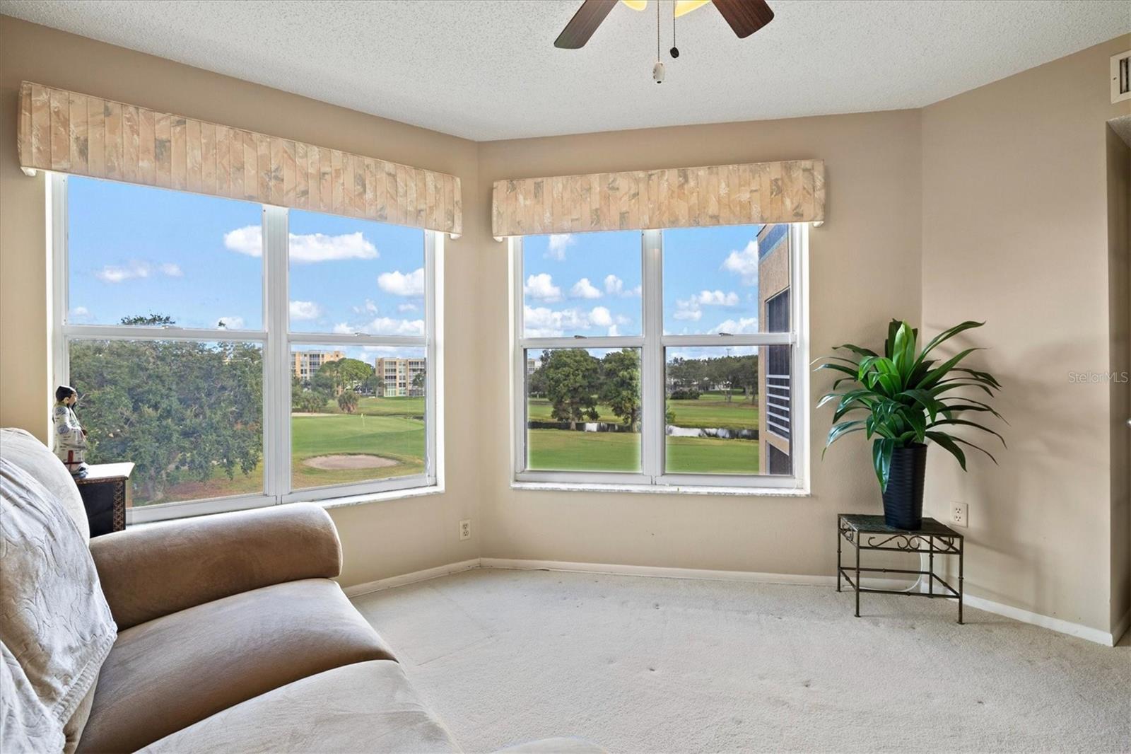Image 19 of 97 For 4440 Fairways Boulevard 407