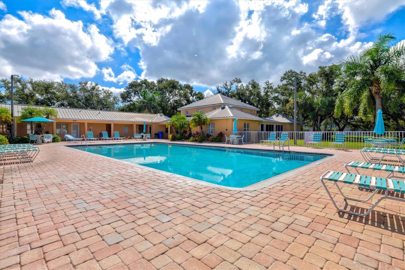 Image 79 of 97 For 4440 Fairways Boulevard 407