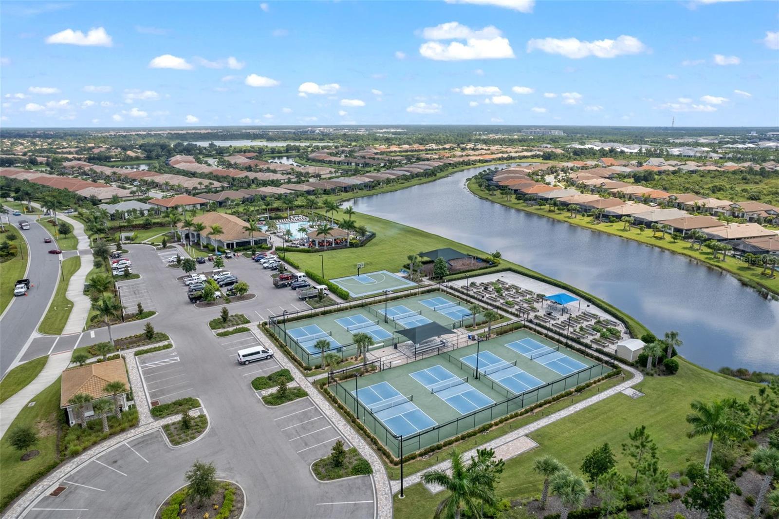 Image 28 of 34 For 13146 Borrego Street