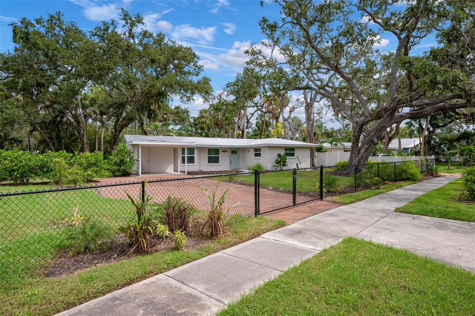 Image 24 of 28 For 805 Tennessee Lane