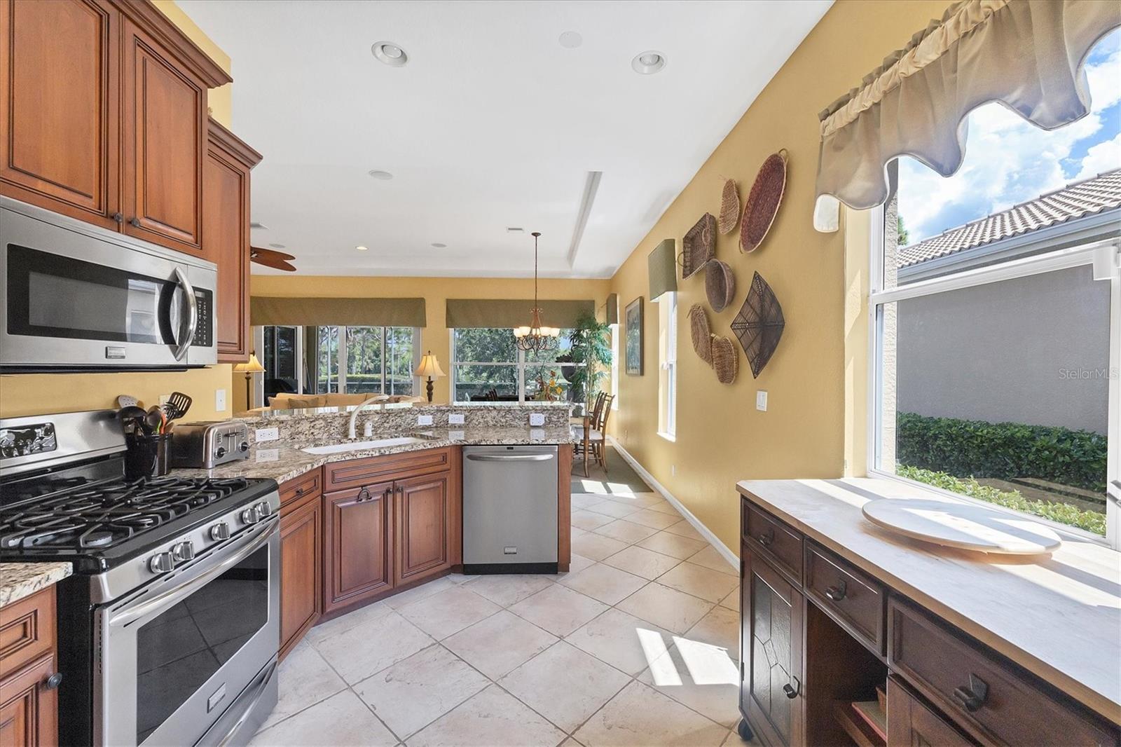 Image 14 of 71 For 142 Savona Way
