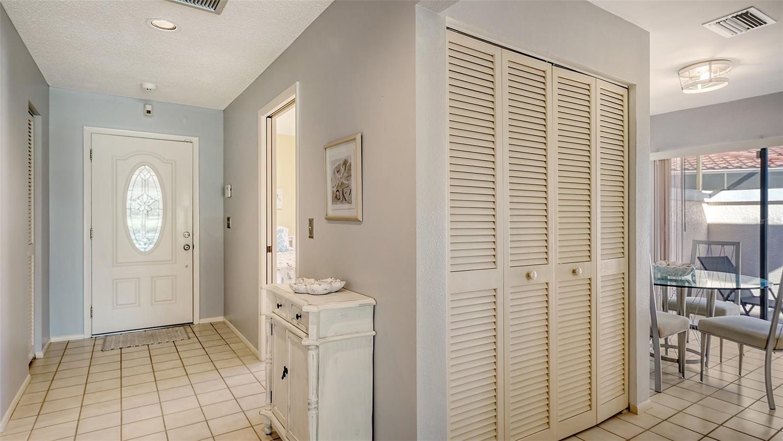Image 11 of 94 For 7320 Golf Pointe Circle