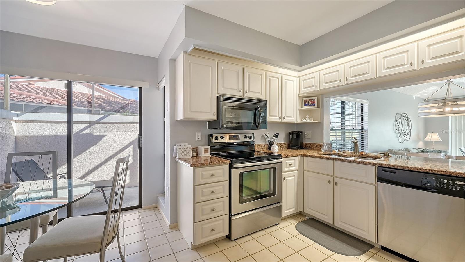 Image 27 of 94 For 7320 Golf Pointe Circle