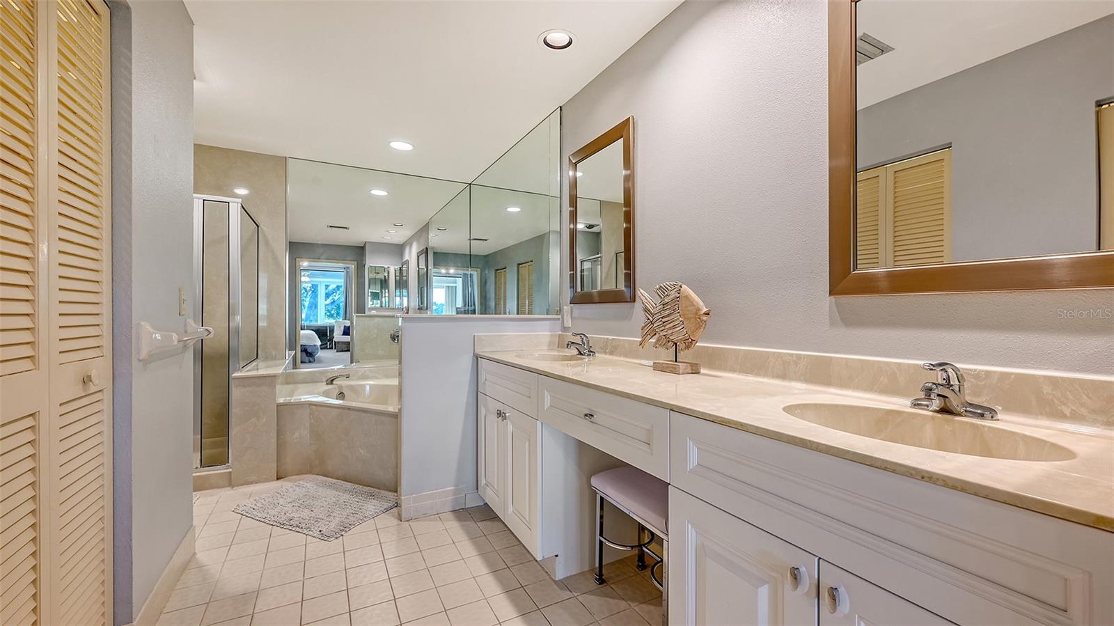 Image 34 of 94 For 7320 Golf Pointe Circle