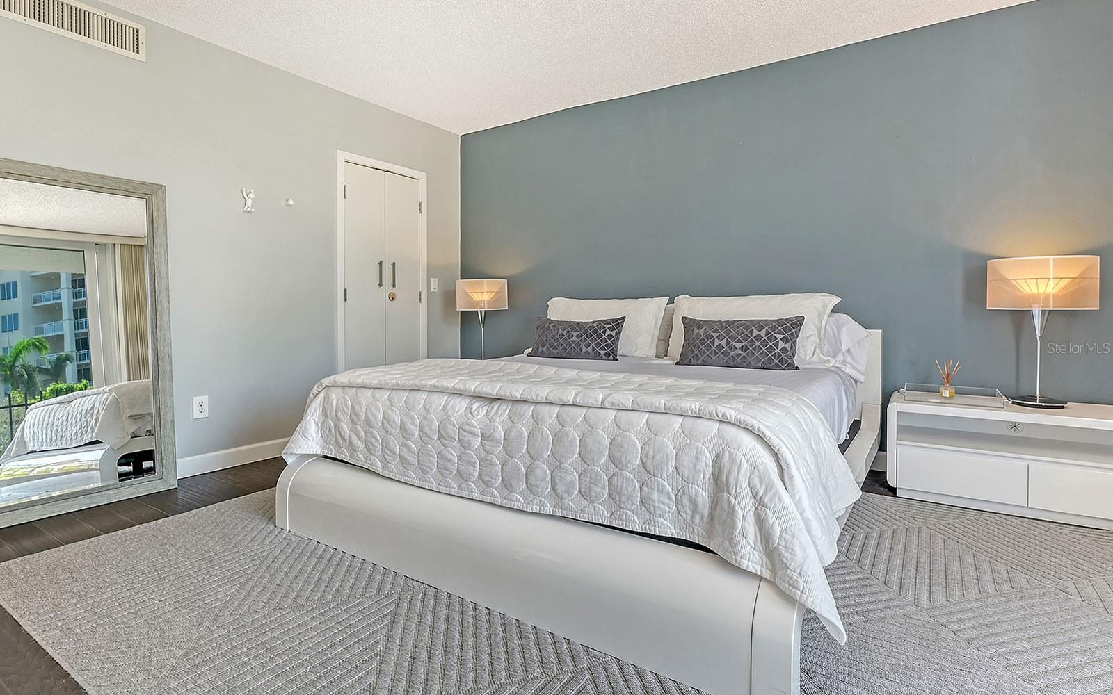 Image 26 of 50 For 1212 Benjamin Franklin Drive 305