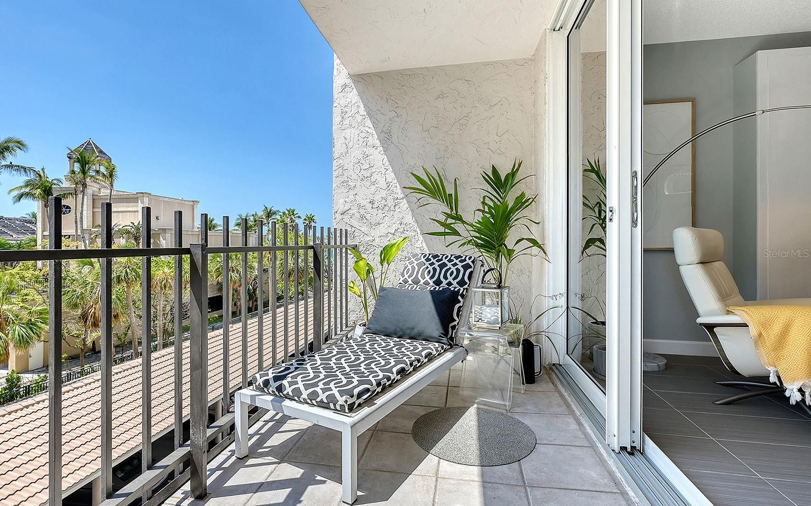 Image 9 of 50 For 1212 Benjamin Franklin Drive 305