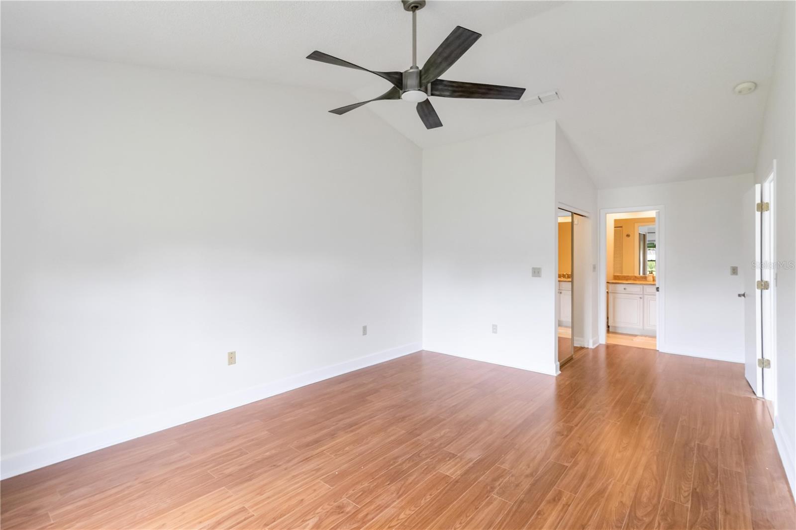 Image 24 of 60 For 6085 Clubside Drive